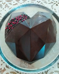 قلب سوپرایز شکلاتی