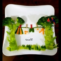 بشقاب نقاشی وبروکلی بخار پز