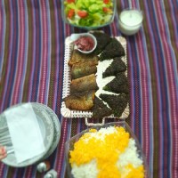 ماهی قزل و برنج زعفرانی