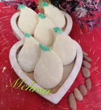 شیرینی بادام.