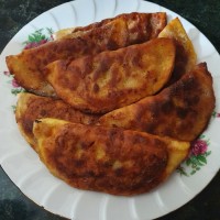 پیراشکی سیب زمینی و قارچ