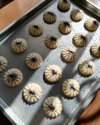 شیرینی برنجی با دستور خانم زینب انتظاری عزیز