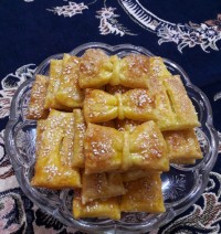 شیرینی پاپیونی باخمیرهزارلا