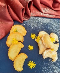 قطاب پسته ای