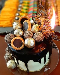 کیک شکلاتی با رویه موکا
