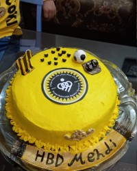 کیک طلایی با تزئینات فوندانت