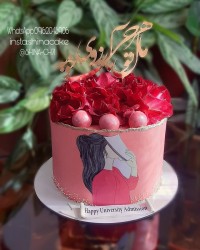 کیک خامه ای سوپرایز پول