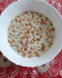 ابدوغ خیار غدای سنتی وخیلی خوشمزه تو هوای افتابی بهار بفرمایین?لایک یادتون نره دوستای پاپیونی?