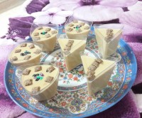 فرنی نشاسته ذرت با شیره خرما