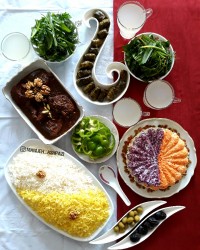 خورش فسنجان با مرغ