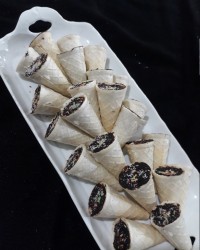 شیرینی قیفی