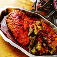 خورش بامیه با مرغ