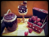 مربا و شربت توت فلنگی