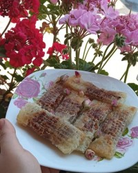 رشته خوشکار یکی از دسرهای خوشمزه ماه مبارک رمضان