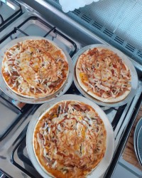 پیتزا سهیلا پز جاتون خالی?