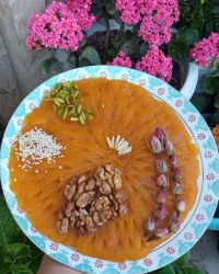 حلوای آرد گندم زعفرانی به نیت شفای مریض های بد حال درست کردم