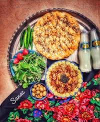 کشک و بادمجون با نون بربری فانتزی خونگی