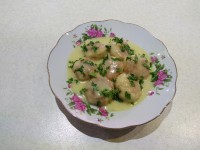 کوفته مرغ با سس خامه تند