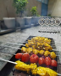 بساط جوجه کنار باغچه زیبای پدر?