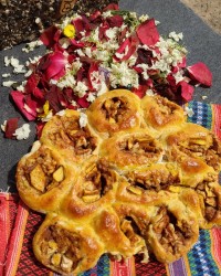 نان رول سیب دارچین وگردو