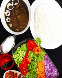 قرمه سبزی شام امشب. نماز و روزتون قبول باشه انشاالله