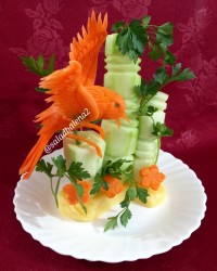 پرنده با هویج