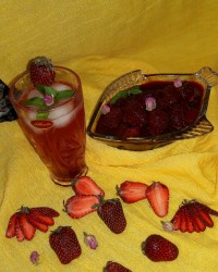 مربا توت فرنگی(شربت) (ورق زدنی)