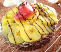 کیک زبرا با تزئین میوه به مناسبت روز کارگر