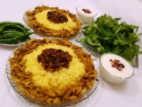 کشمش پلوزعفرانی بامرغ ریش ریش