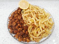 دوپیازه میگو بوشهری و سیب زمینی سرخ شده