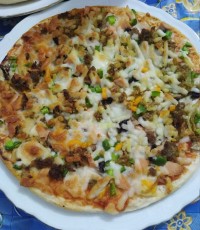 پیتزا مخلوط خوشمزه