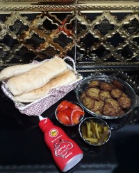 شام دیشب کتلت با مخلفات...