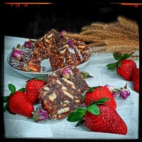 رولت خرما و بیسکویت