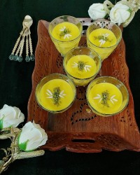 پان اسپانیا زعفرانی