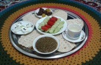 سینی افطارساده ی شب بیست هفتم ماه مبارک رمضان