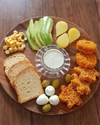 ناگت مرغ خانگی با سس آووکادو