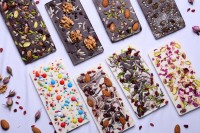 شکلات تخته ای مغزدار