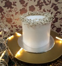 کیک با گل طبیعی ب سلیقه خودشون