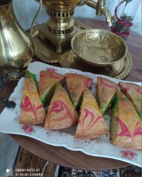 کیک رنگین کمون