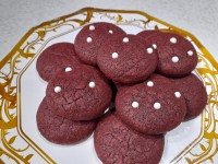 بیسکویت قرمز مخملی ترک دار