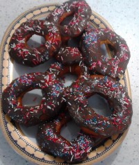 اینم ازدونات زهرا خانم اولین باربوددرست کردم فالو کنید