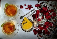 دمنوش به، سیب، دارچین و زعفران