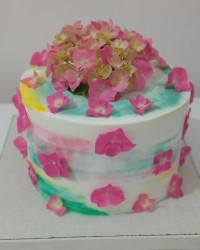 تولدم مبارک این کیک خوشگل دختر قشنگم عامره جان درست کرده