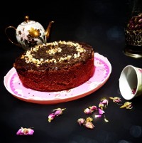 کیک شکلاتی دو تخم مرغی