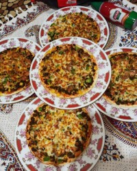 پیتزا واسه گل پسرم و خانواده