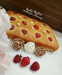 کیک_توت_فرنگی با رسپی قبلی درست کردم توی پیج هست ...