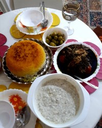 خورشت تابیران و ماست بورانی بادمجون جاتون سبز ناهار