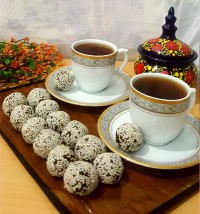 توپک خرمایی مغزدار (لطفا ورق بزنید)