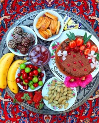 عصرونه بهاری کیک توت فرنگی