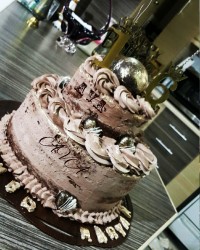 کیک شکلاتی بافیلینگ موزوگردو